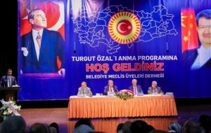 BAKAN TÜFENKÇİ’ ÖZAL ÇAĞ ATLATTI