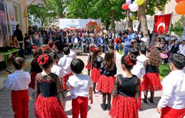 Yeryüzünün En Kutsal Ve En Zor Görevini Annelerimiz İfa Ediyor”