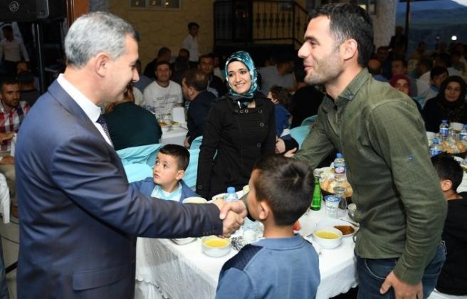 BAŞKAN ÇINAR, PERSONELLER, AİLELERİ VE ŞİRKET ÇALIŞANLARINI İFTARDA AĞIRLADI