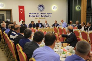 Kaymakam Duran Ve Başkan Gürkan, Birim Müdürleri İle İftarda Bir Araya Geldi