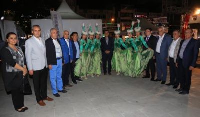 Kazakistan Ak Kuğu Kazak Dans Topluluğu’nun Gösterisi İlgi İle İzlendi