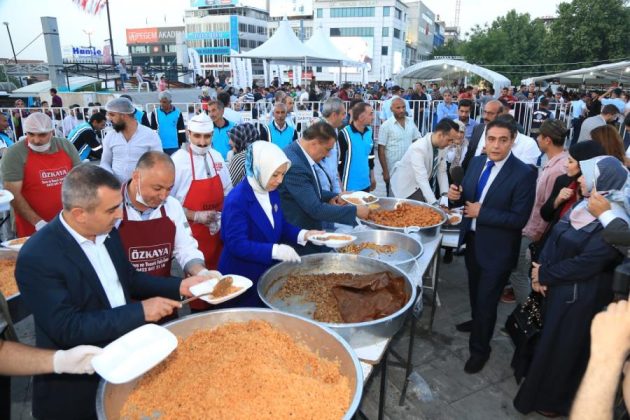 Çalık Ve Gürkan, Battalgazi Belediyesi İftar Çadırı’nda Vatandaşlarla Bir Araya Geldi