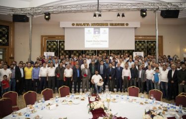 Maski personeli ile beraber