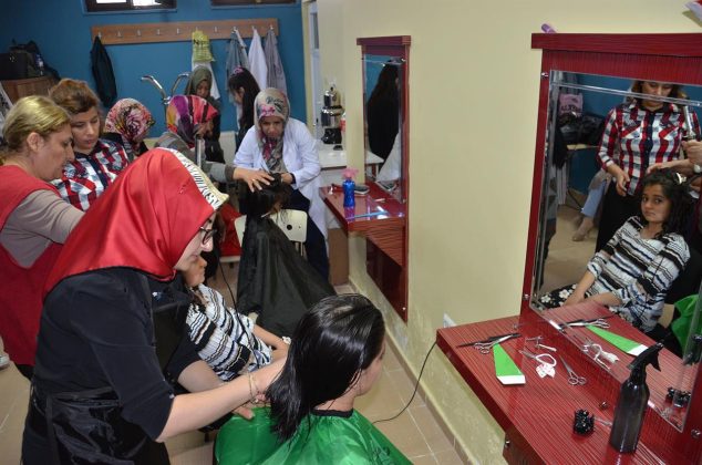 BÜYÜKŞEHİR SEMT KONAĞINDA BAYAN KUAFÖRLÜK KURSU