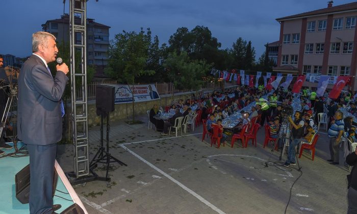 AŞAĞIBAĞLAR MAHALLESİNDE İFTAR SOFRASI