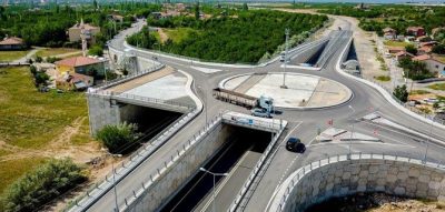 Topsöğüt üst geçit yolunun ince işleri de büyük oranda tamamlandı