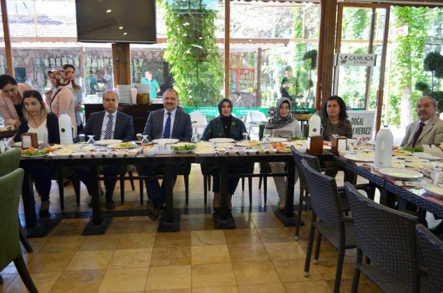 VALİ KABAN VE EŞİ NERİMAN KABAN, ENGELLİLERİMİZLE BULUŞTU