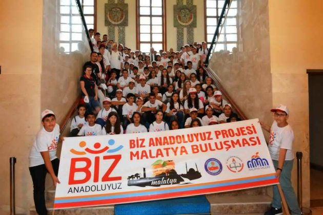 İZMİRLİ 100 ÖĞRENCİ MALATYADA