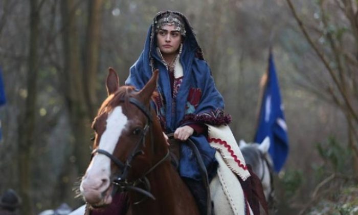 Diriliş Ertuğrulda Halime Hatunu oynayan Esra Bilgiç Kimdir?
