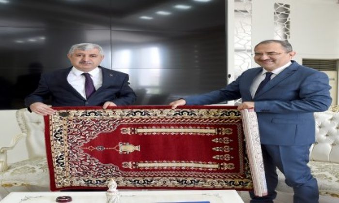 Başkan Polat’a hayırlı olsun ziyaretinde bulunan Vali Kaban