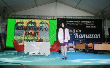 BANA KUDÜS’Ü ANLAT”AYAKTA ALKIŞLANDI