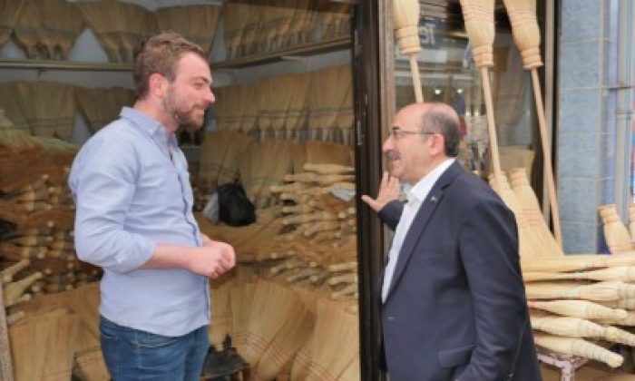 Sizin hizmetkârınız olmak bizim için onur vesilesidir