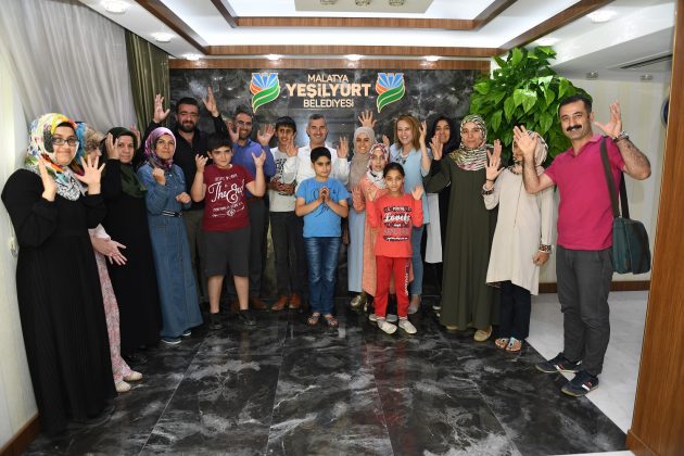 BAŞKAN ÇINAR, KURAN-I KERİM EĞİTİM ALAN İŞİTME ENGELLİ ÇOCUKLARLA İŞARET DİLİYLE KONUŞTU