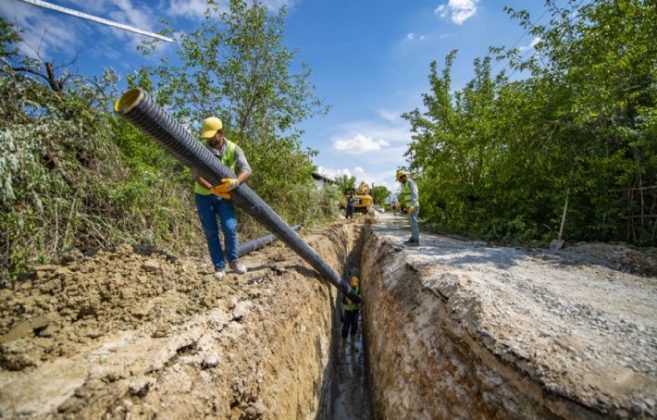 KANALİZASYON HATTI YENİLEME ÇALIŞMALARIMIZ DEVAM EDİYOR
