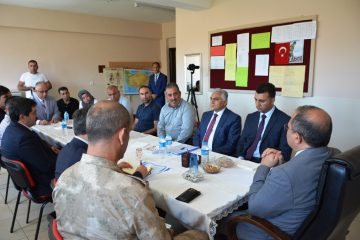 VALİ KABAN, PÜTÜRGE MUHTARLARIYLA, KURUM YETKİLİLERİNİ BİR ARAYA GETİRDİ