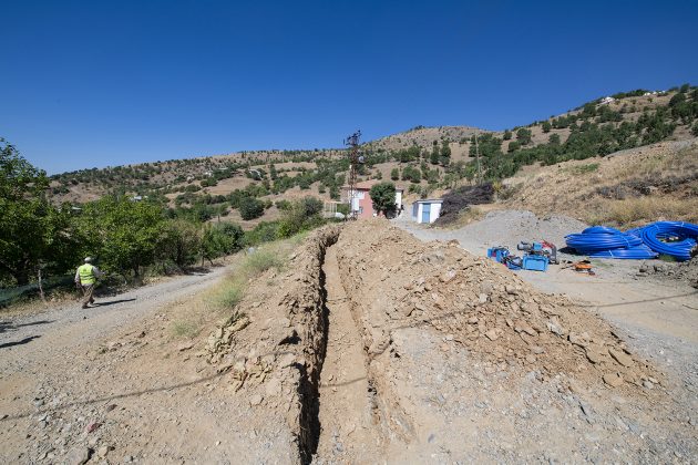 PÜTÜRGE GÜNDEĞER’DE İÇMESUYU ÇALIŞMALARI DEVAM EDİYOR