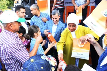 YEŞİLYURT BELEDİYESİ GERİ DÖNÜŞÜM EVLERİ PROJESİYLE 1 MİLYON ADET KIYAFET TOPLADI