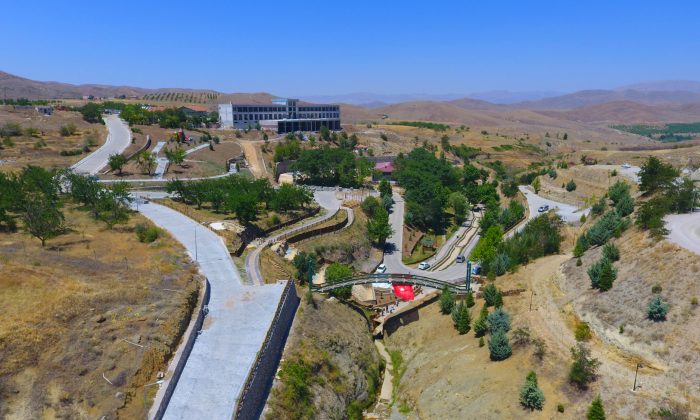ŞİFA ARAYANLAR, İSPENDERE İÇMELERİ’NE AKIN EDİYOR