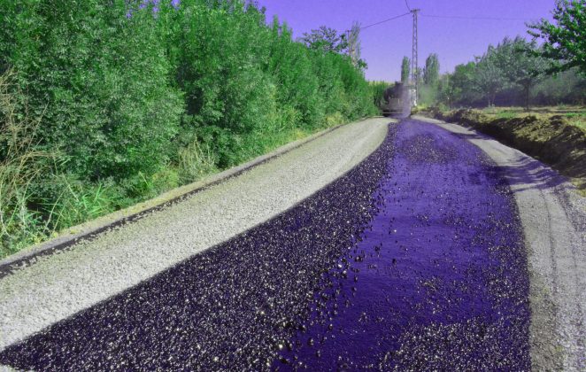 30 SOKAKTA ASFALT ÇALIŞMASINI SÜRDÜRÜYOR