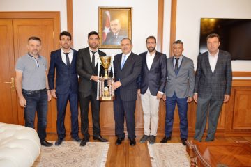VALİ KABAN, BAŞARILI SPORCULARI MAKAMINDA KABUL ETTİ