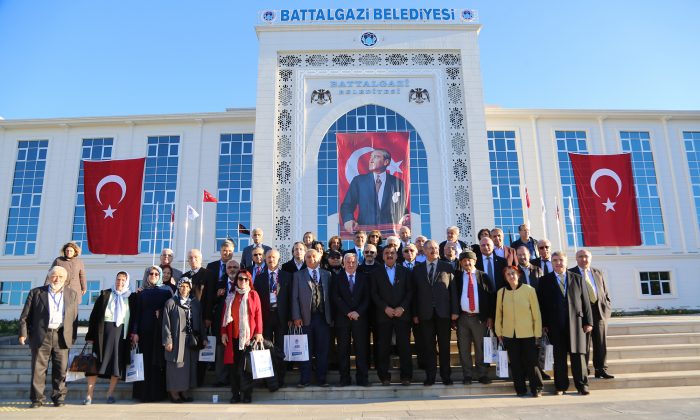 BAŞKAN GÜRKAN, AYDINLAR OCAĞI AKADEMİSYENLERİ İLE BİRARAYA GELDİ