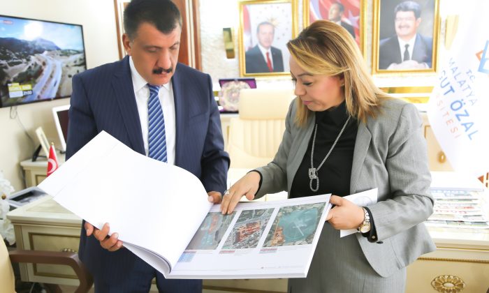 BAŞKAN GÜRKAN, “TURGUT ÖZAL ÜNİVERSİTESİ’NE HER TÜRLÜ DESTEĞİ VERECEĞİZ”