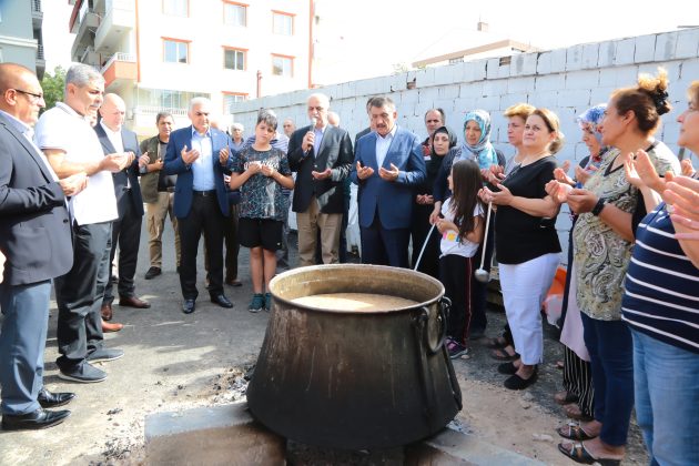 MAHALLELİLİK PROJESİNİN EN GÜZEL ÖRNEĞİ AŞURE ETKİNLİĞİNDE SERGİLENDİ