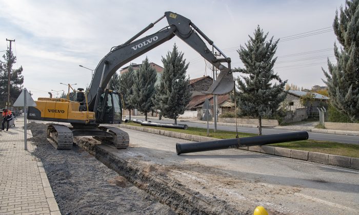 ESKİ MALATYA’YI BESLEYEN ANA ŞEBEKE HATTINI YENİLEME ÇALIŞMALARINDA SONA GELİNDİ