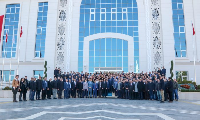 GÜRKAN, BATTALGAZİ BELEDİYESİ ÇALIŞANLARI TARAFINDAN ALKIŞLARLA KARŞILANDI