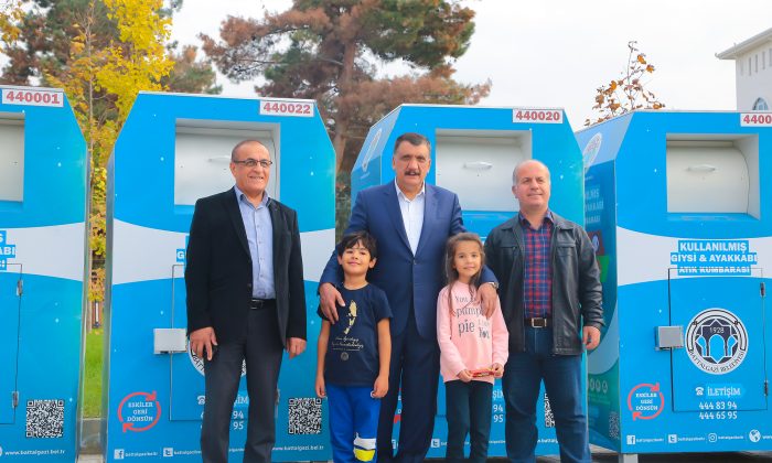 KULLANILMIŞ GİYSİ VE AYAKKABI KUMBARALARI YENİLENDİ