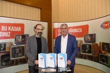 TRT Arşiv Standını Ziyaret Eden Başkan Polat: