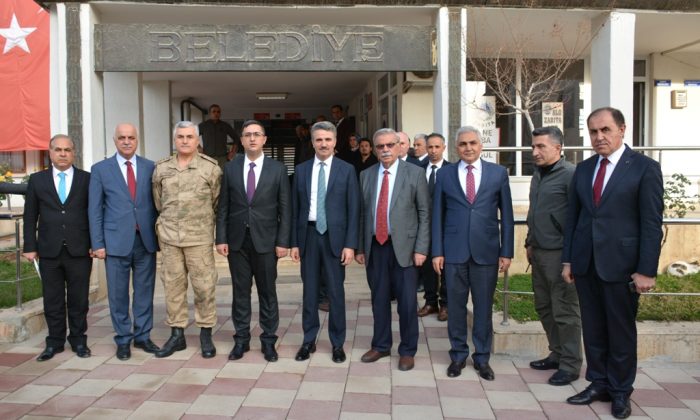 VALİ BARUŞ, DOĞANŞEHİR İLÇESİNDE TOPLANTI VE ZİYARET VE İNCELEMELERDE BULUNDU