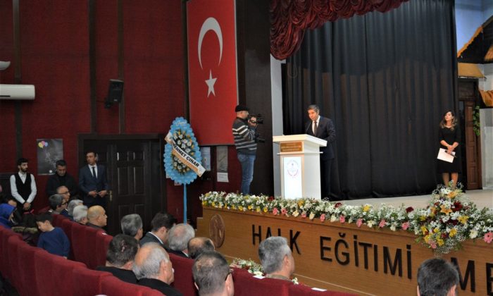 Vali Aydın Baruş, 24 Kasım Öğretmenler Günü etkinlikleri çerçevesinde düzenlenen programa katıldı