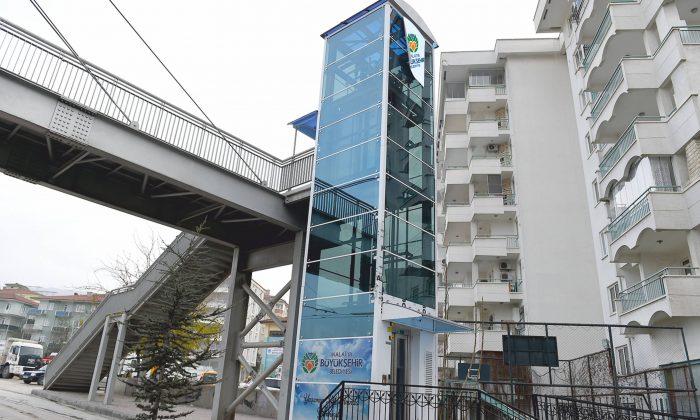 BÜYÜKŞEHİR BELEDİYESİ HİZMETLERİNDE ENGELLİ VE YAŞLI VATANDAŞLARI UNUTMUYOR