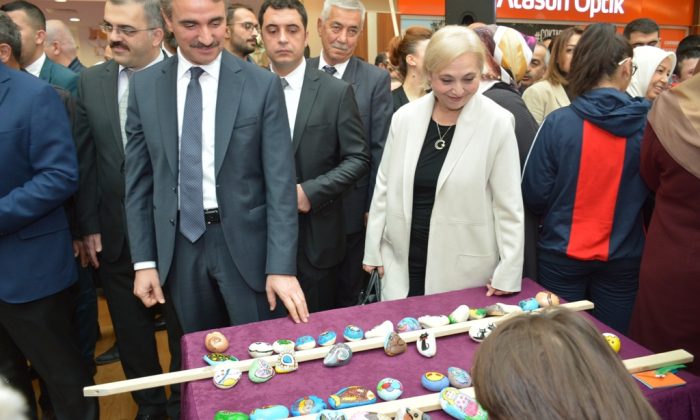 ENGELSİZ ÇOCUKLARIN SERGİSİ AÇILDI