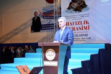 VALİ AYDIN BARUŞ “YÜZ HAFIZ YÜZ YILDIZ, YÜZLERİMİZ BİN OLSUN” PROGRAMINA KATILDI
