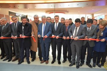 VALİ BARUŞ “TÜRKİYE’DE DARBELER VE MALATYA YEREL BASINI” SERGİSİ AÇILIŞINA KATILDI