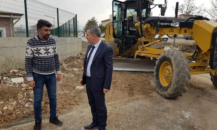 BAŞKAN ÇINAR, BOSTANBAŞI’NDA DEVAM EDEN YOL YAPIM ÇALIŞMALARINI İNCELEDİ