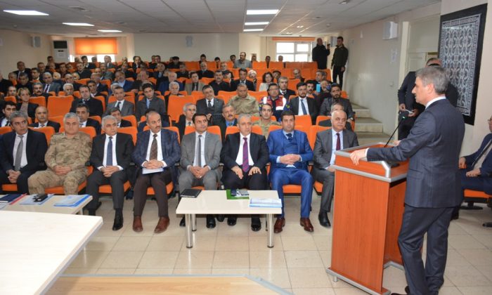 VALİ BARUŞ BAŞKANLIĞINDA YEŞİLYURT MUHTARLAR TOPLANTISI YAPILDI