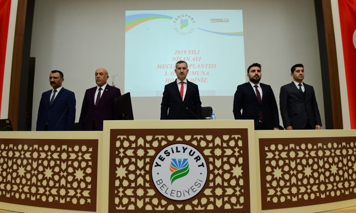 YEŞİLYURT BELEDİYE MECLİSİNİN YENİ ÜYELERİ, İLK TOPLANTIYI GEDİK KÜLTÜR MERKEZİNDE YAPTI