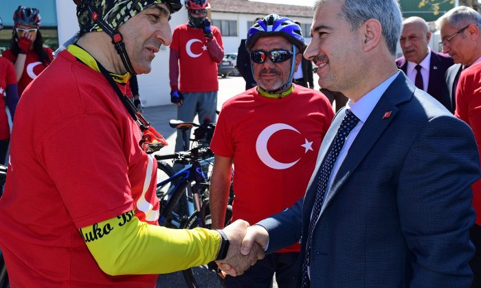 YEŞİLYURT BELEDİYESİ, ‘ÇANAKKALE ŞEHİTLERİ ANMA’ BİSİKLET TURU DÜZENLEDİ