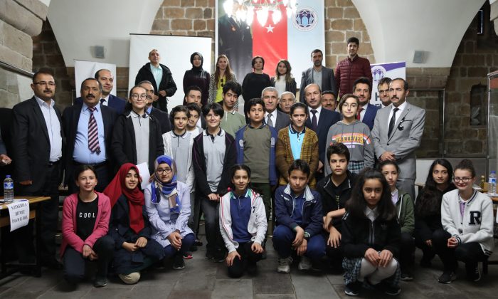 ORTAOKULLAR ARASI BİLGİ YARIŞMASININ FİNALİ GERÇEKLEŞTİRİLDİ
