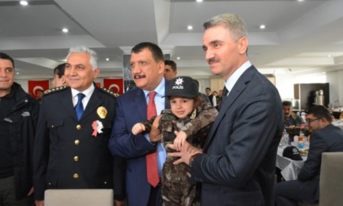 Vali Baruş, Şehit Aileleri ve Gaziler Onuruna Düzenlenen Programa Katıldı