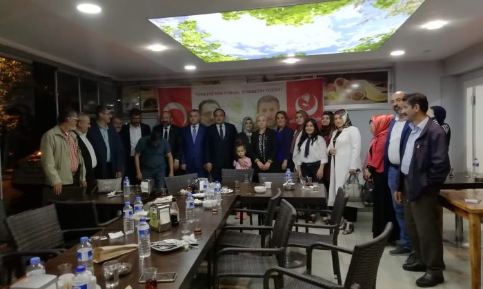 Malatya Büyük Birlik Partisi Yeşilyurt İlçe Teşkilatı Tarafından İftar Programı Düzenledi