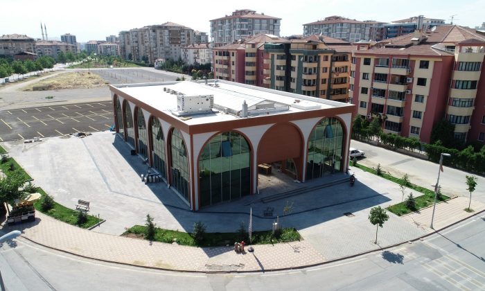 YEŞİLYURT BELEDİYESİ EMANET ÇARŞISI YENİ HİZMET BİNASINA KAVUŞTU