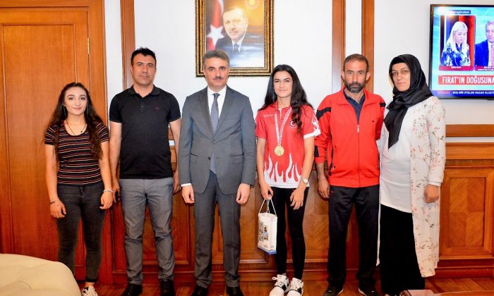 Türkiye Boks Şampiyonu Vali Baruş’u Ziyaret Etti