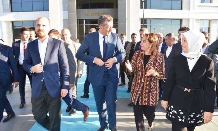 Milli Eğitim Bakanı Ziya Selçuk, beraberindeki heyet ile Malatya Turgut Özal Üniversitesi’ni ziyaret etti.
