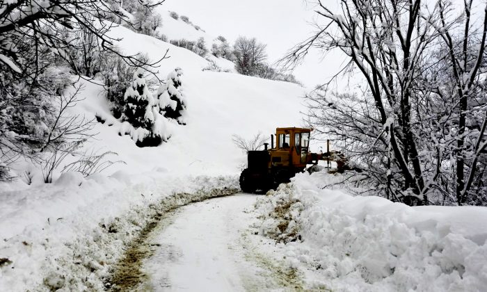 BÜYÜKŞEHİR BELEDİYESİ 100 MAHALLE YOLUNU ULAŞIMA AÇTI