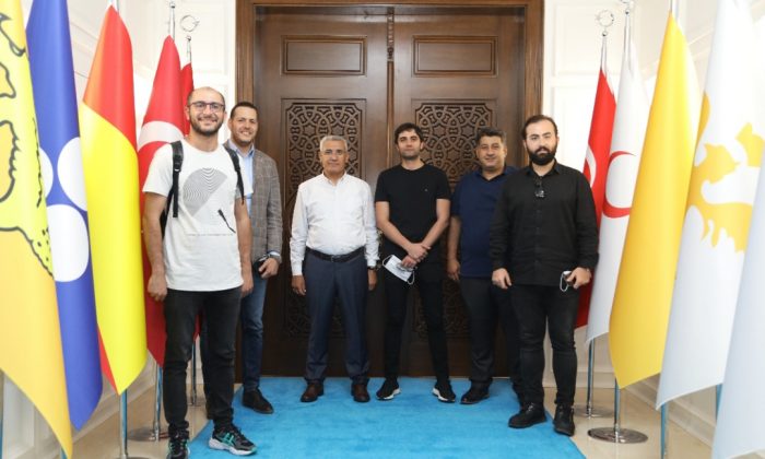 KOKU FİLMİ YÖNETMENİ VE BAŞROL OYUNCUSUNDAN BAŞKAN GÜDER’E ZİYARET