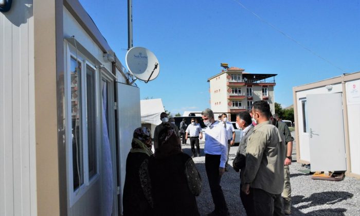 Vali Baruş Deprem Konutları Yer Tespiti İncelemelerinde Bulundu